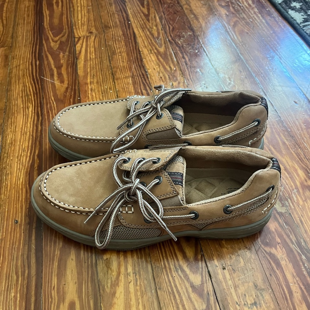Bass Tan Boat Shoes Moccasin Style Casual